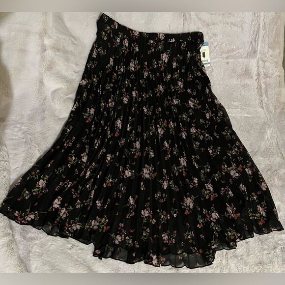 Vince Camuto Pleated Floral Pattern Skirt MSRP $79 NWT Black Multi Size Large - Picture 1 of 6